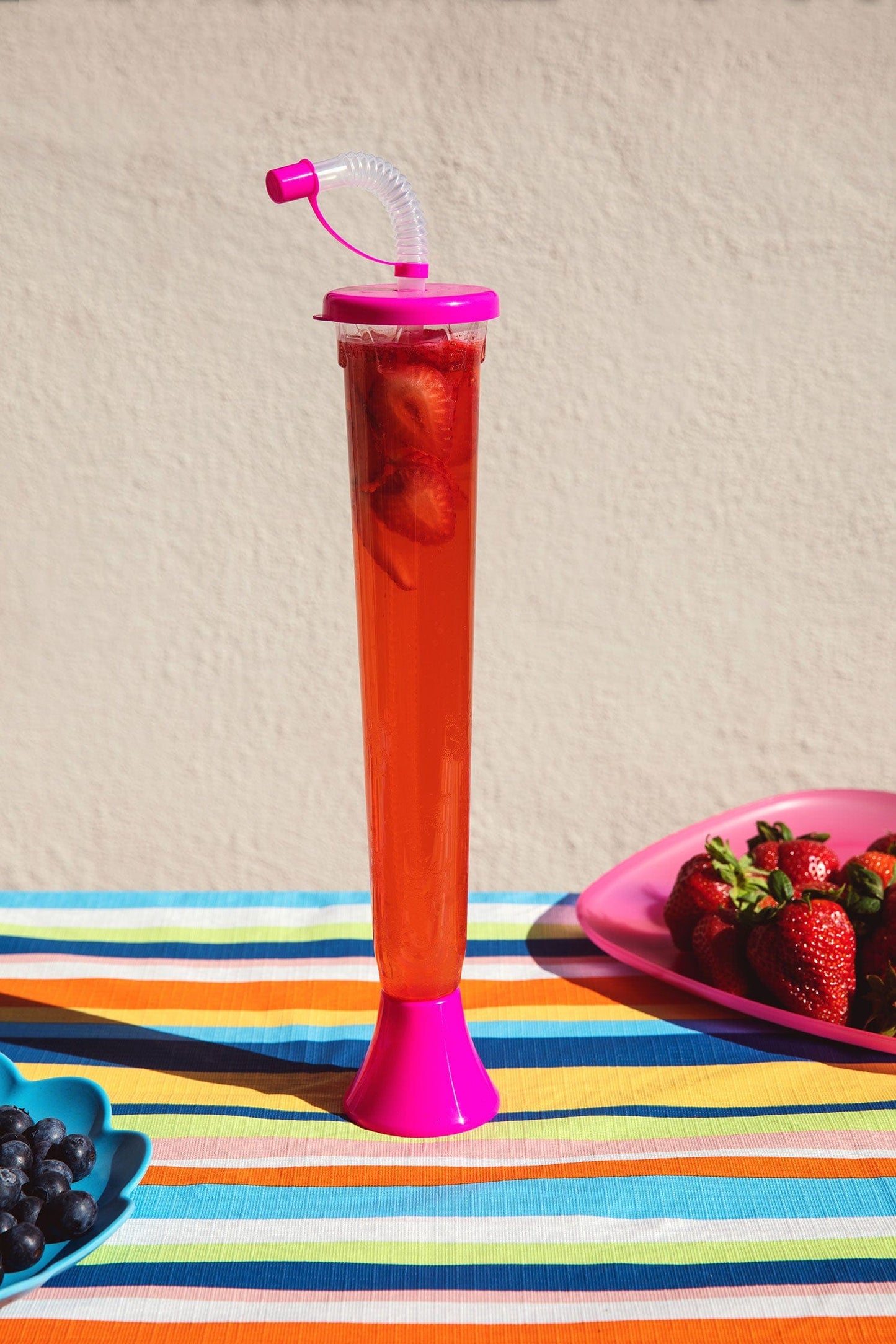 Sweet World USA Yard Cups (54 or 108 Cups) Yard Cups with PINK Lids and Straws - 14oz - for Margaritas and Frozen Drinks cups with lids and straws